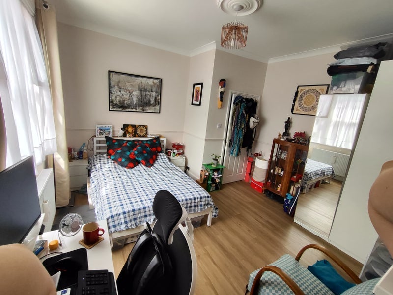 Room Markhouse Road in Greater London