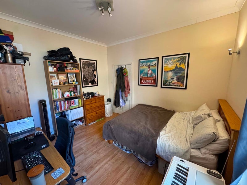 Room Norfolk House Road in Greater London
