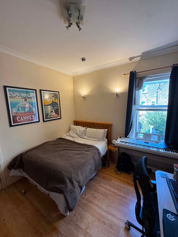 Room Norfolk House Road in Greater London