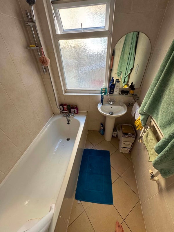 Room Norfolk House Road in Greater London