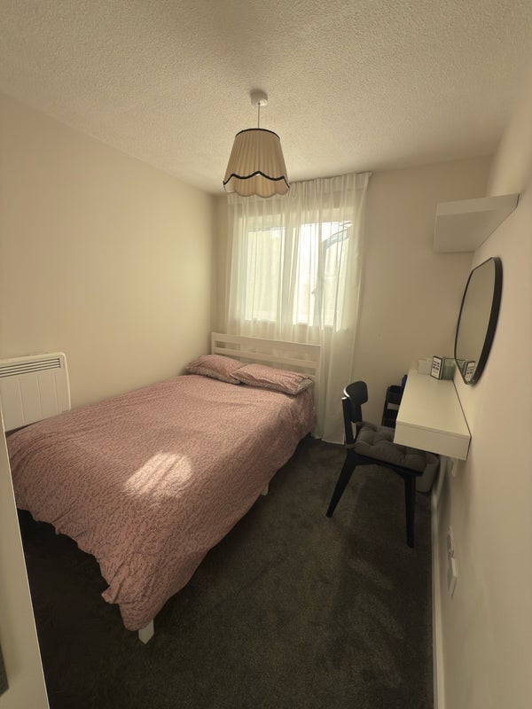 Room Hunton Hill in Birmingham