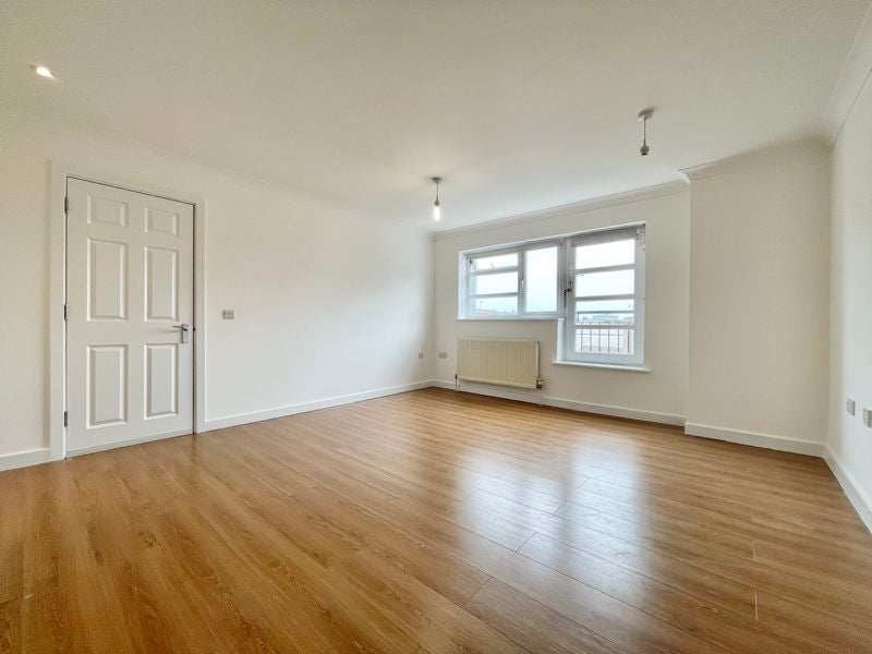 Flat Vallance Road in Greater London