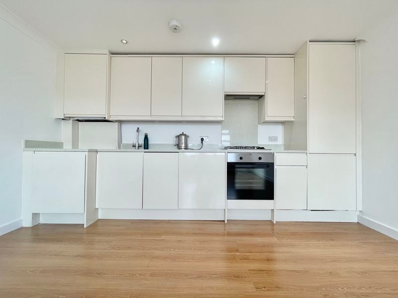 Flat Vallance Road in Greater London