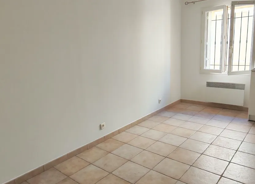 Flat Rue Paul Bert in Aramon