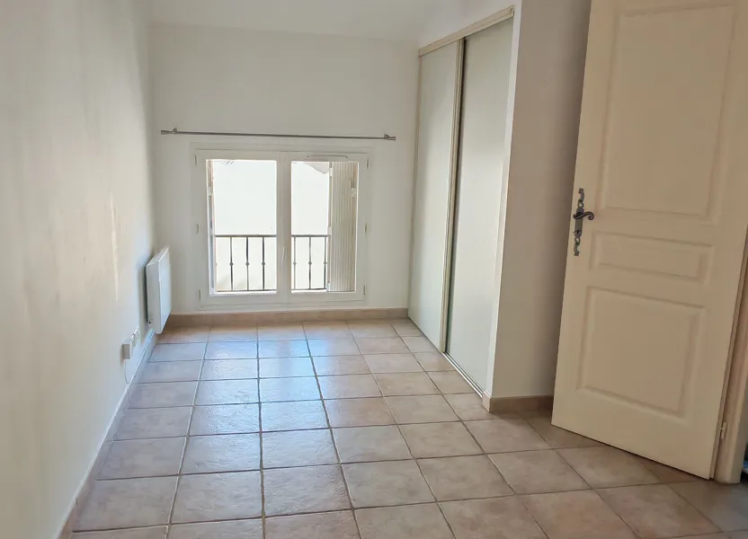 Flat Rue Paul Bert in Aramon