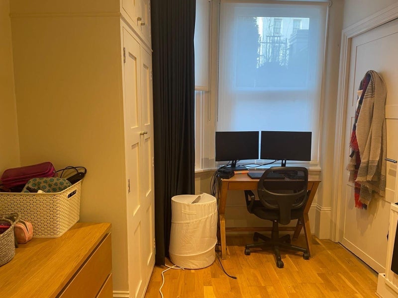 Room Fulham Road in Greater London