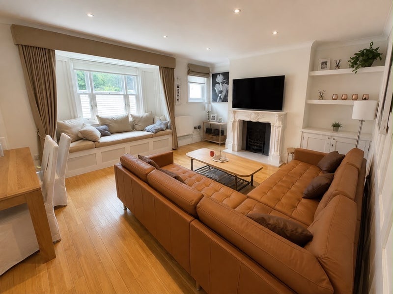 Room Fulham Road in Greater London