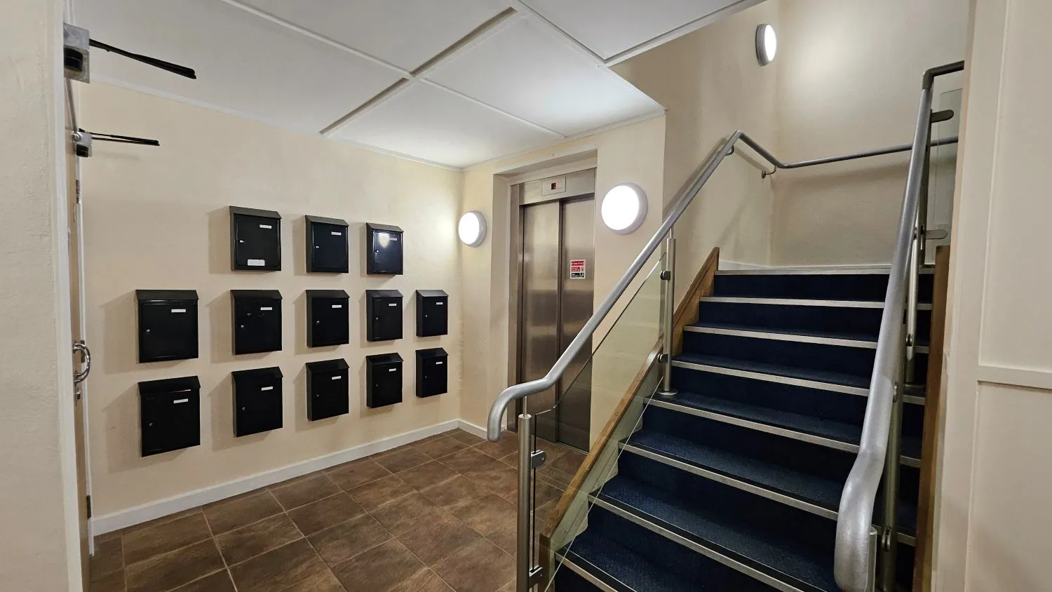 Flat Chatsworth Court in Bolton