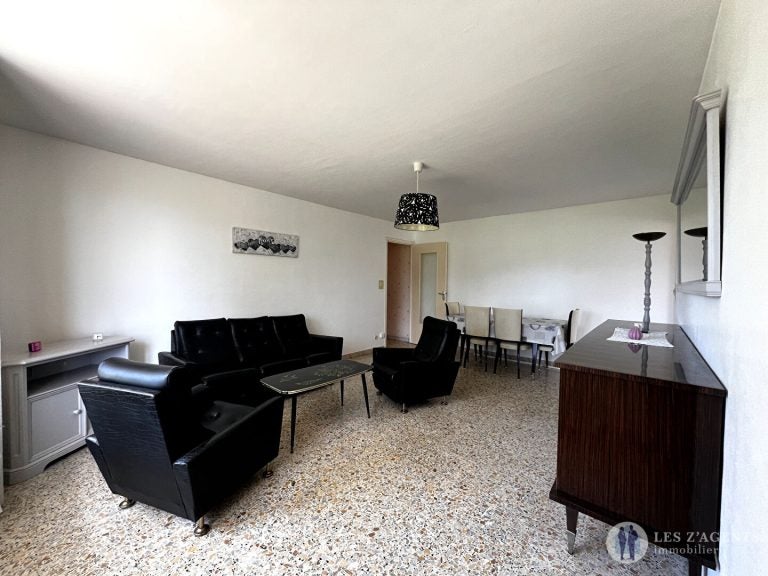 Flat Rue Louis Jouvet in Saint-Martin-d'Hères