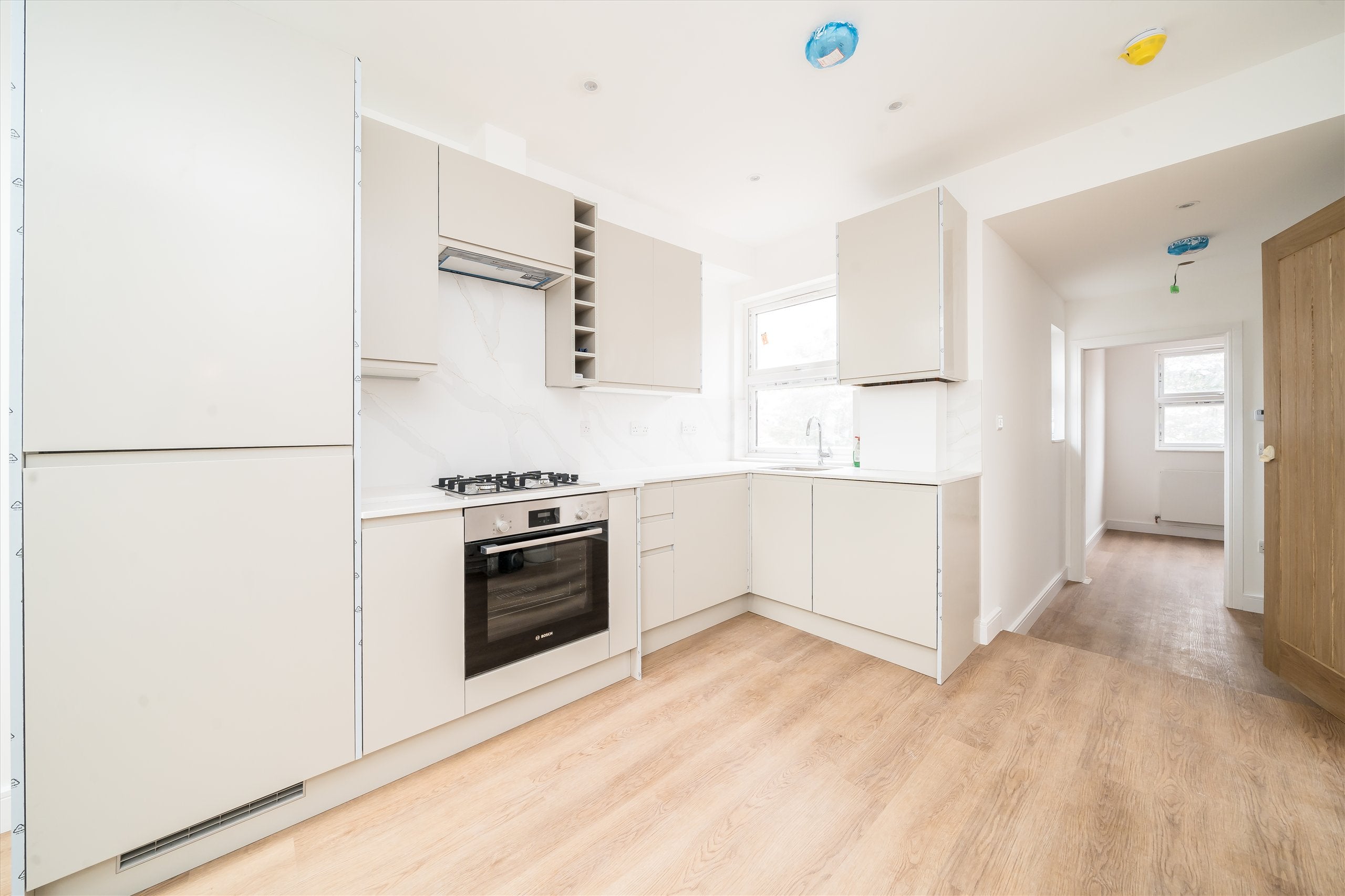 Flat Larch Road in Greater London