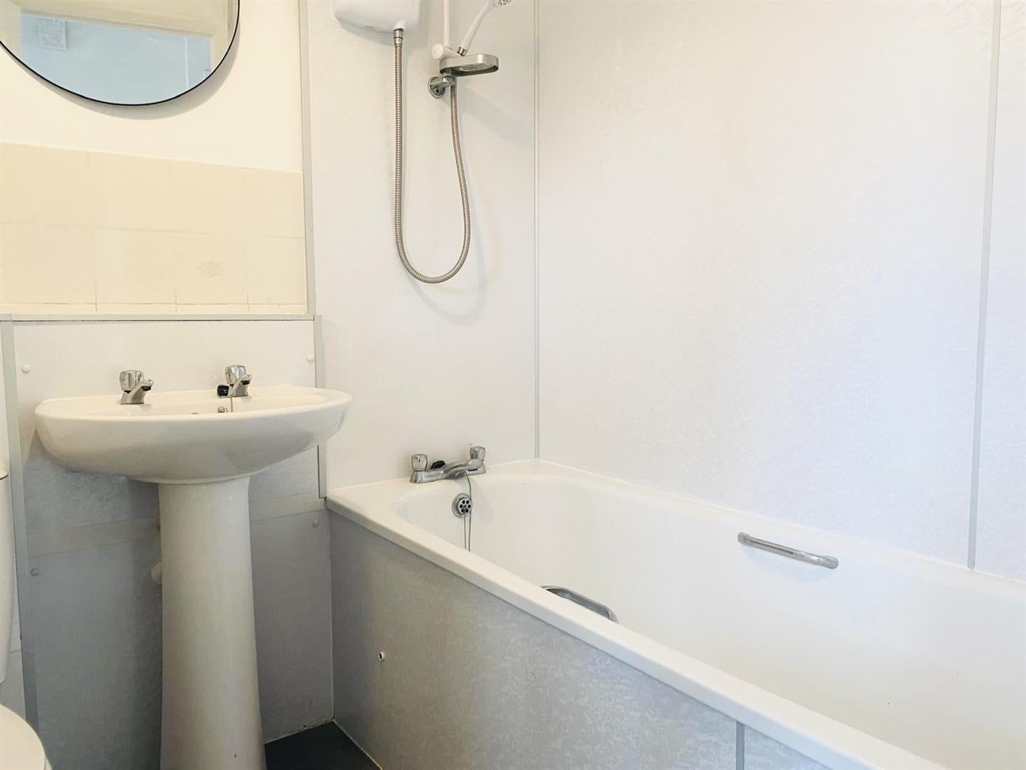 Flat Peter James Court in Stafford