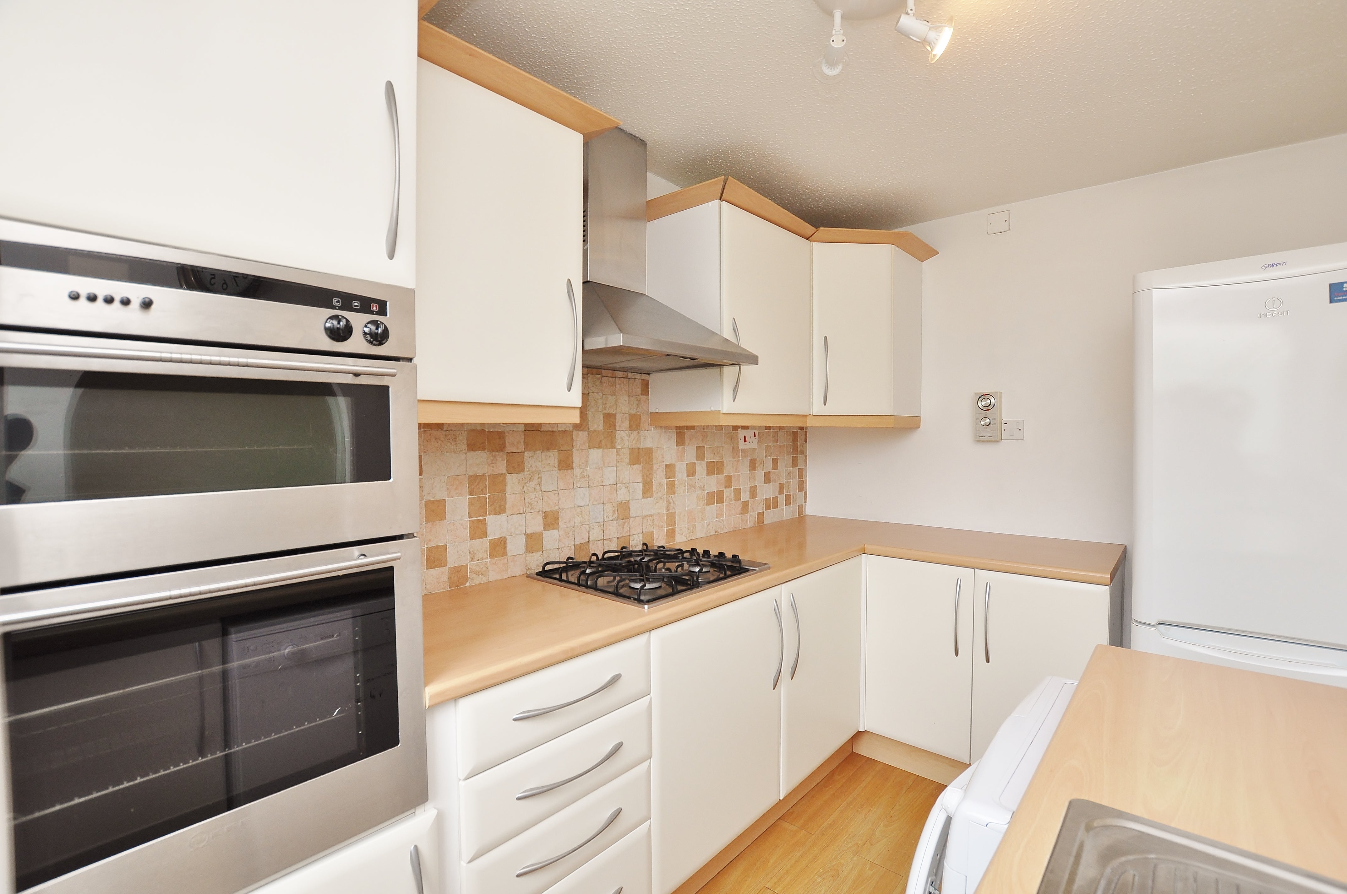 Flat Whateley Terrace in Guildford
