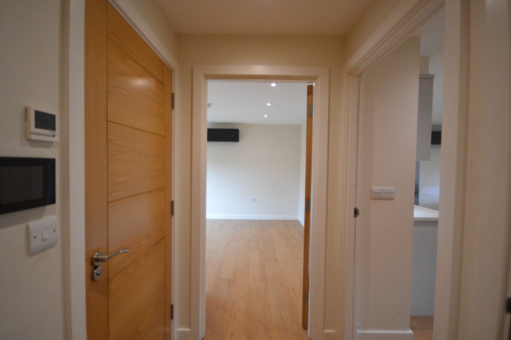 Flat Talbot Road in Greater London
