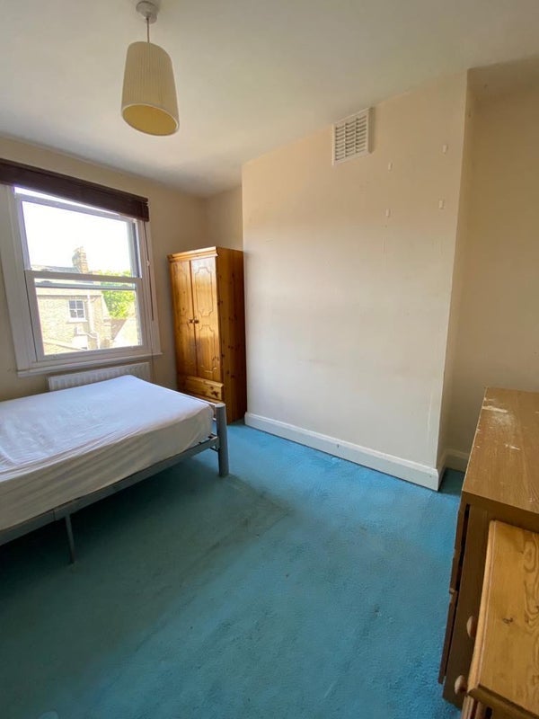 Room Larcom Street in Greater London