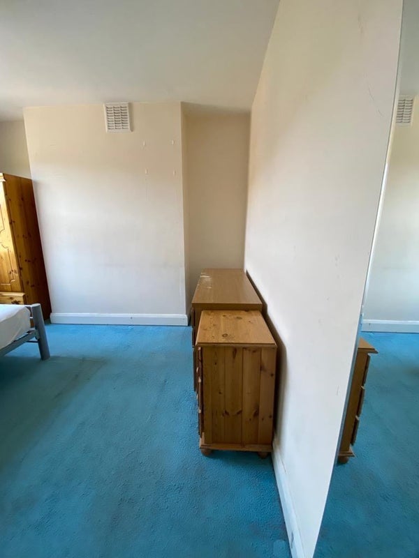 Room Larcom Street in Greater London