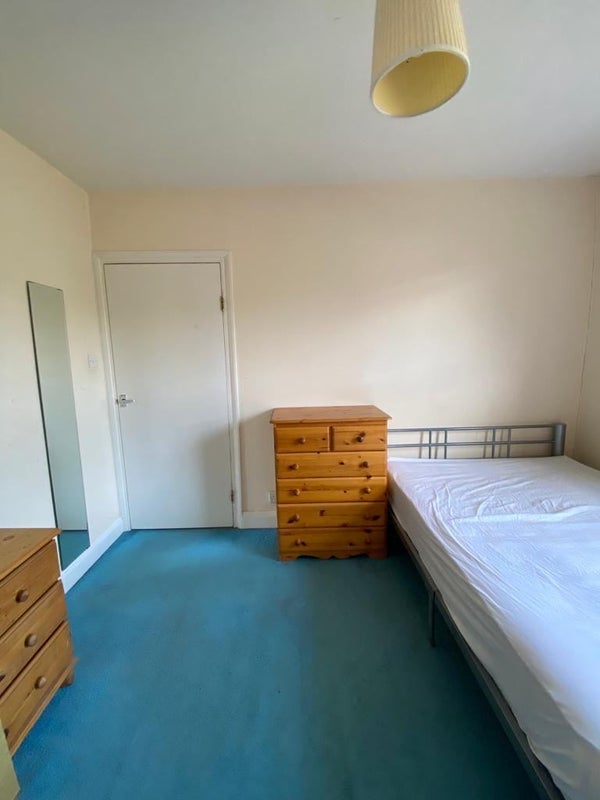 Room Larcom Street in Greater London
