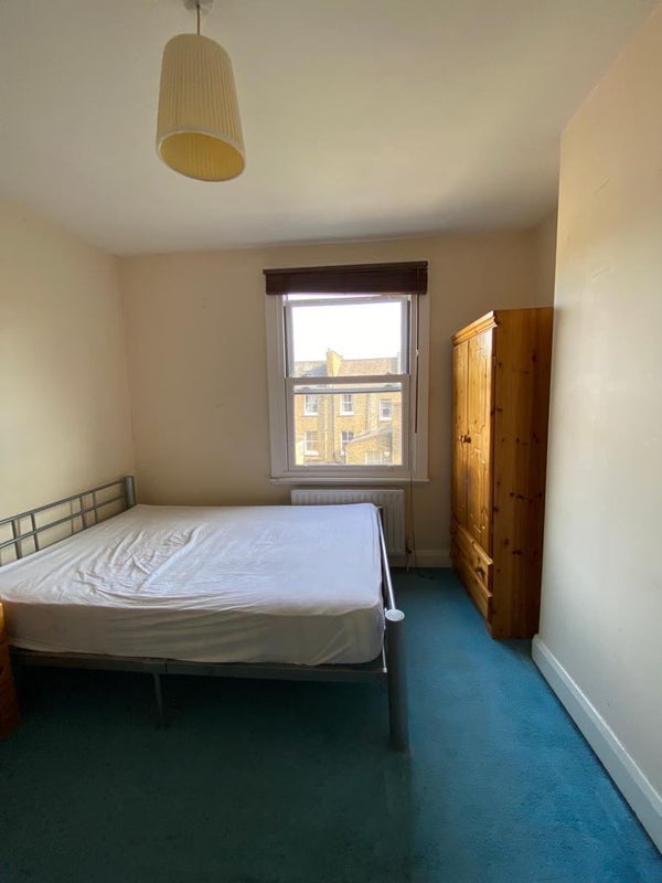 Room Larcom Street in Greater London