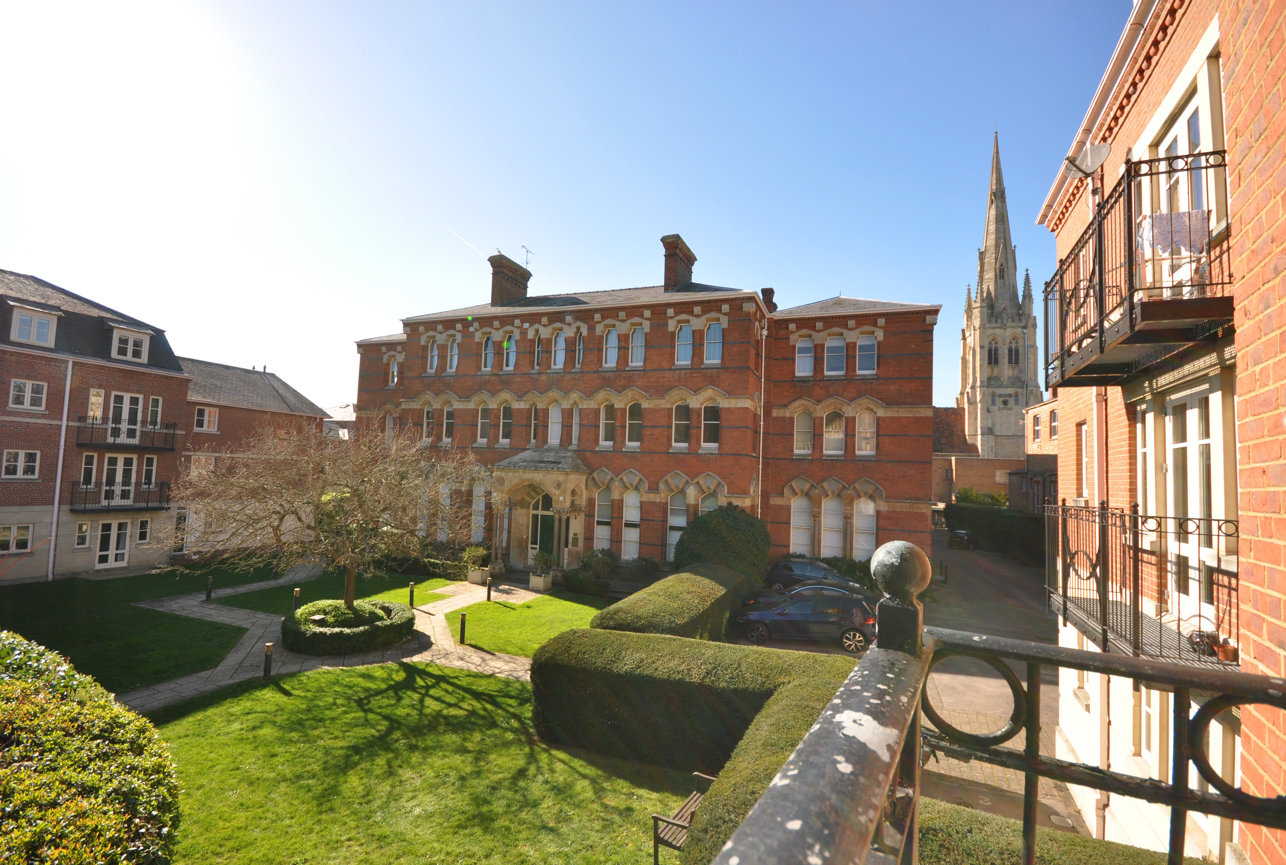 Flat Saint Georges Place in Cheltenham