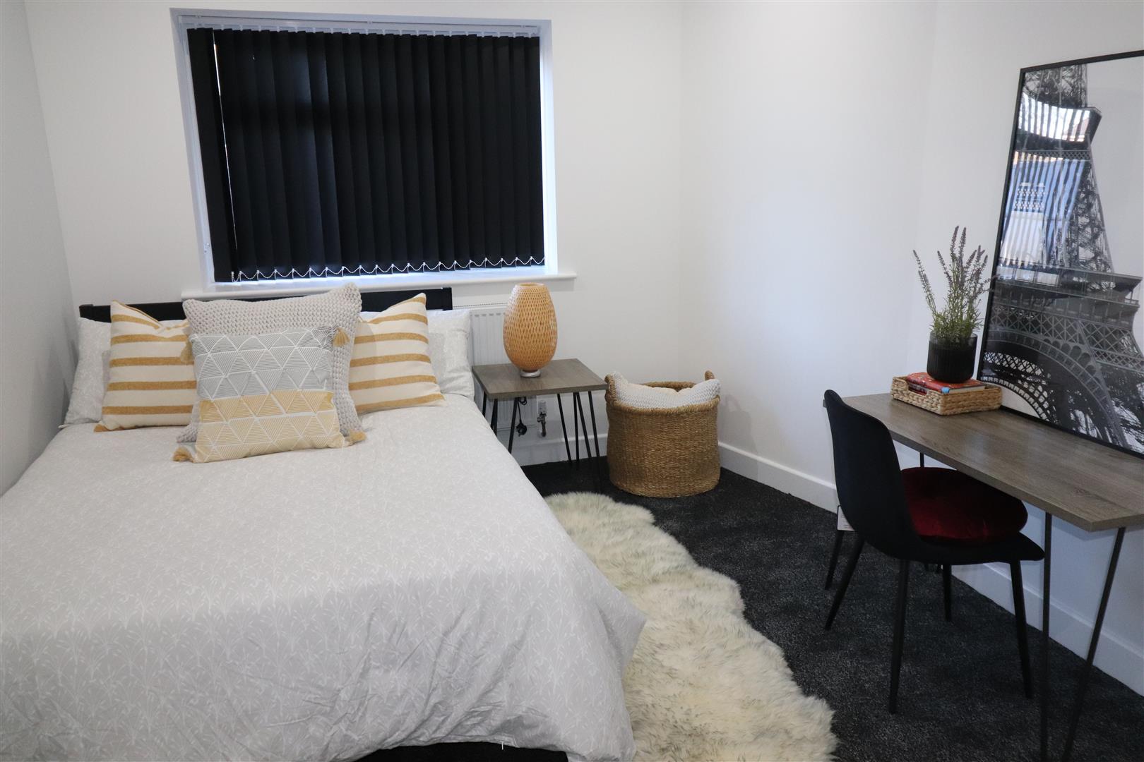 Room John Rous Avenue in Coventry