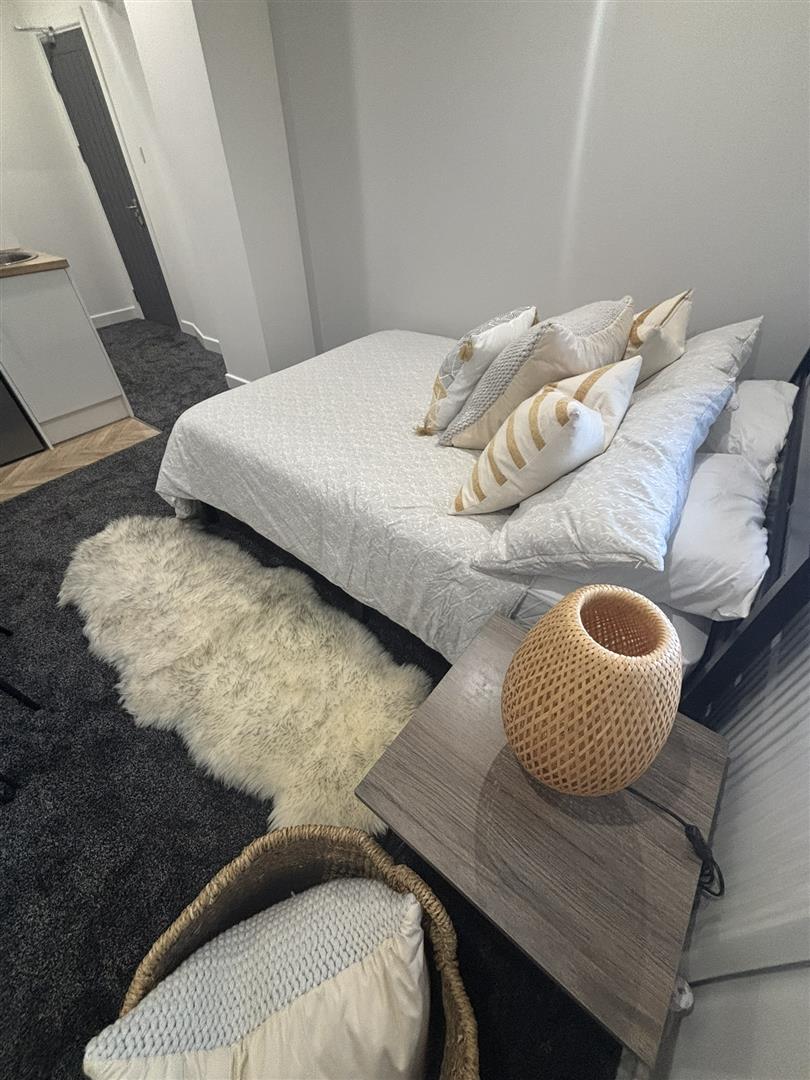 Room John Rous Avenue in Coventry
