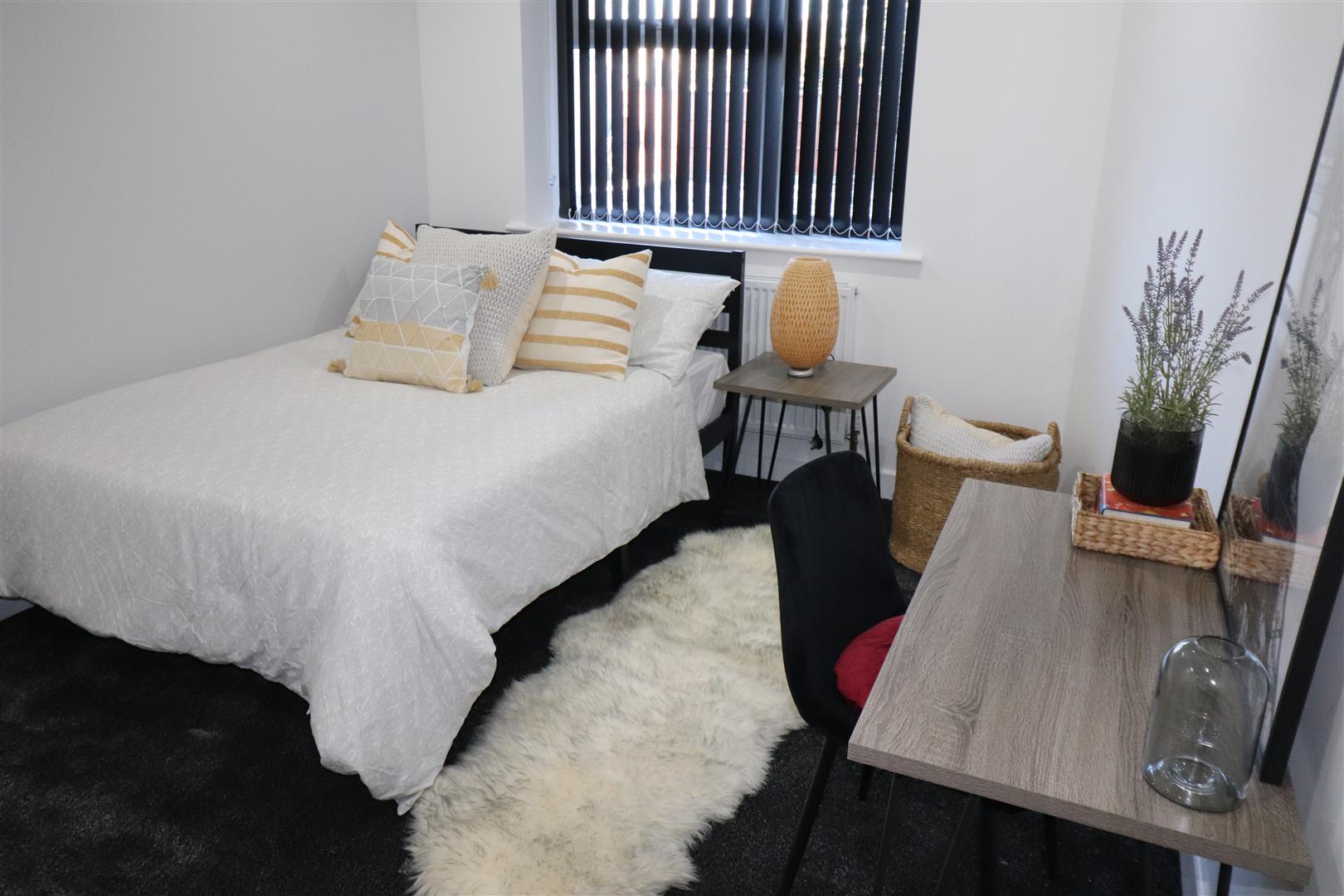 Room John Rous Avenue in Coventry