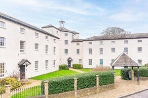 Flat Collett Road in Ware