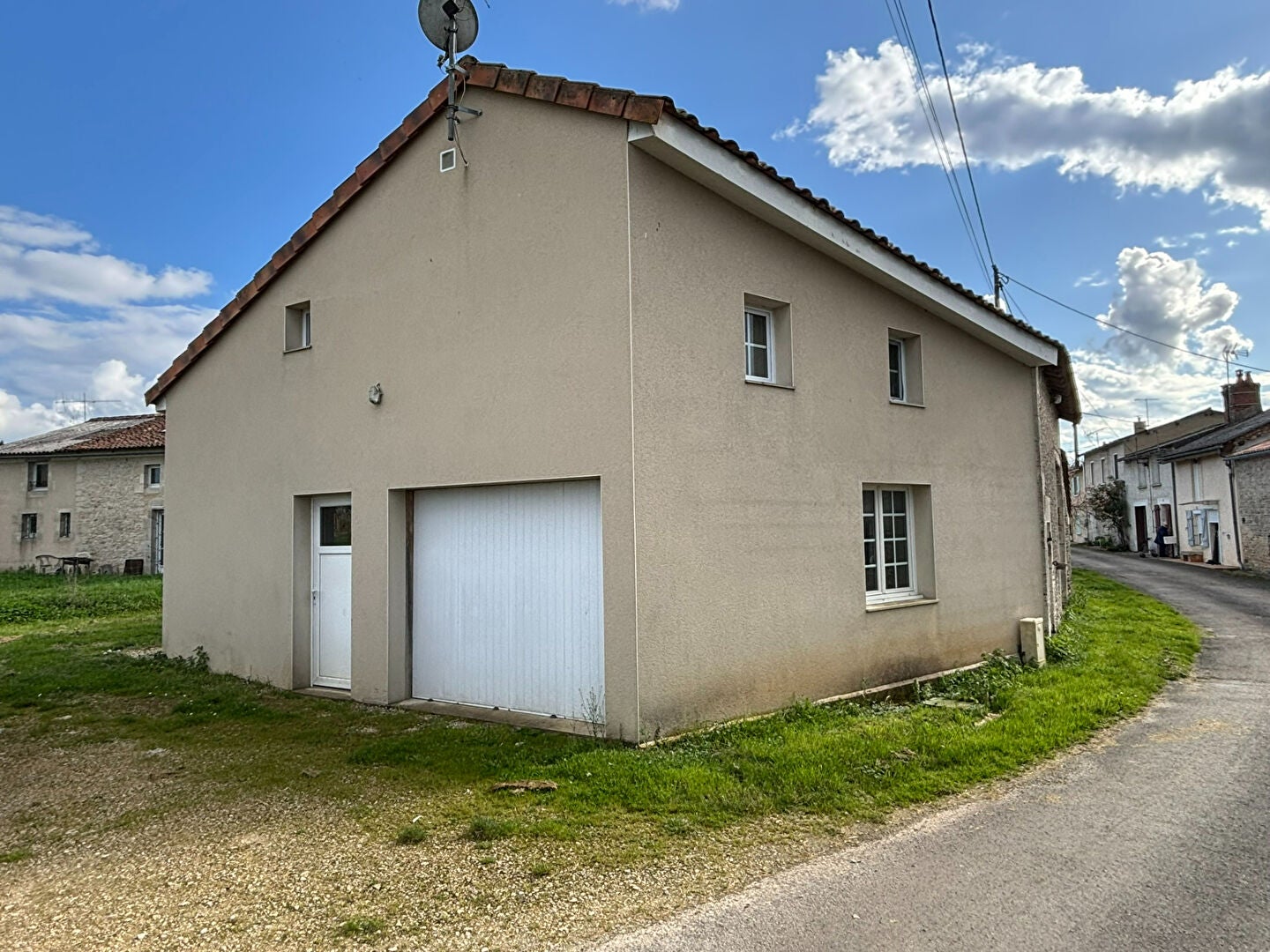 House D 741 in Saint-Martin-l'Ars