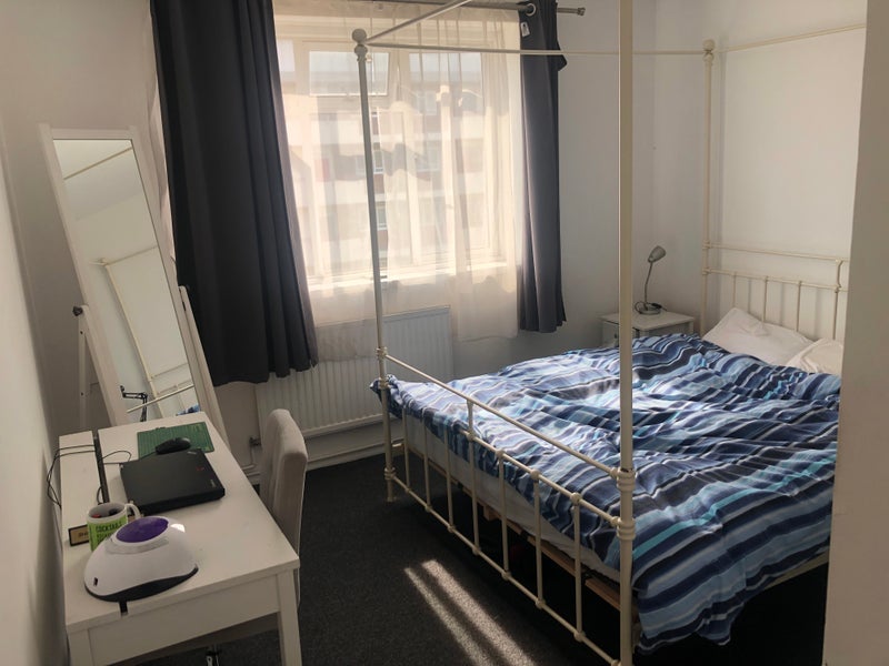 Room Ernest Street in Greater London