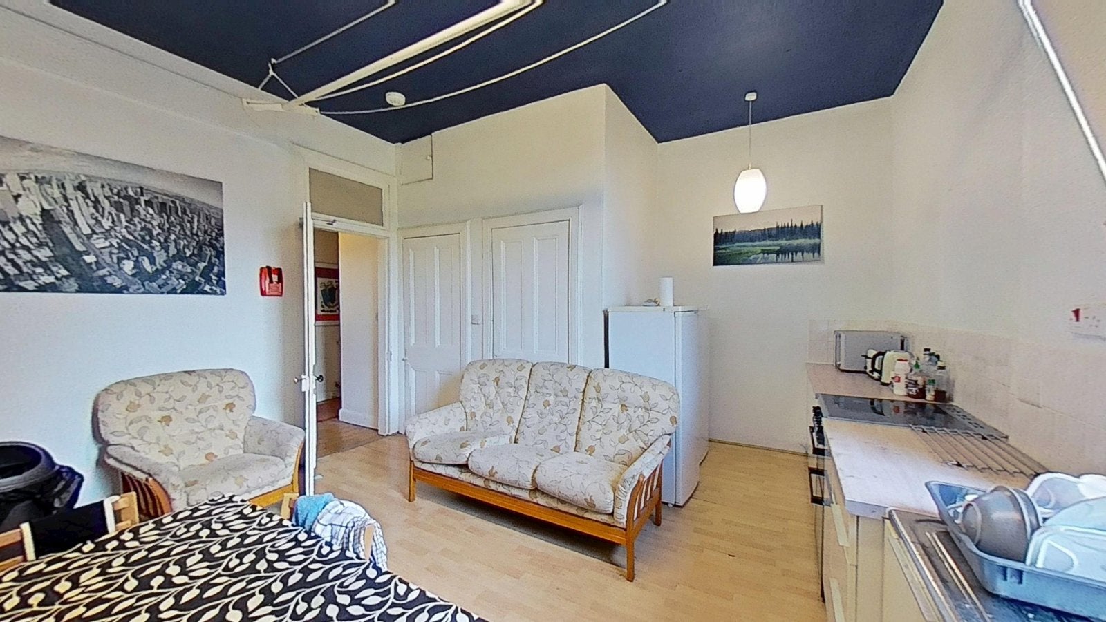 Flat Polwarth Gardens in City of Edinburgh