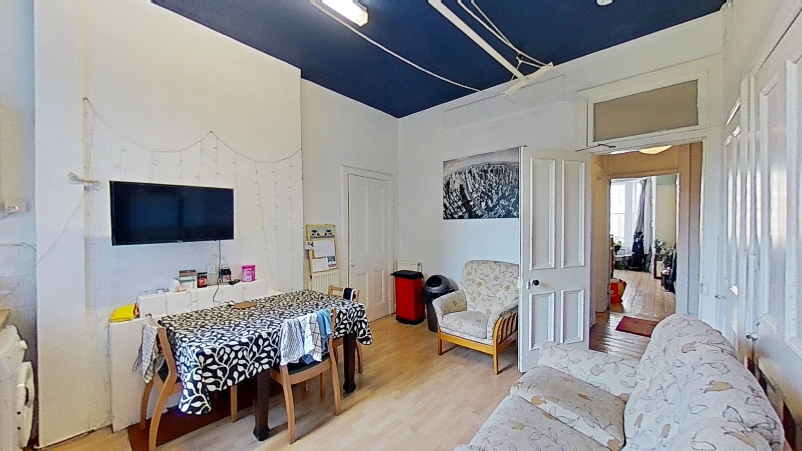 Flat Polwarth Gardens in City of Edinburgh