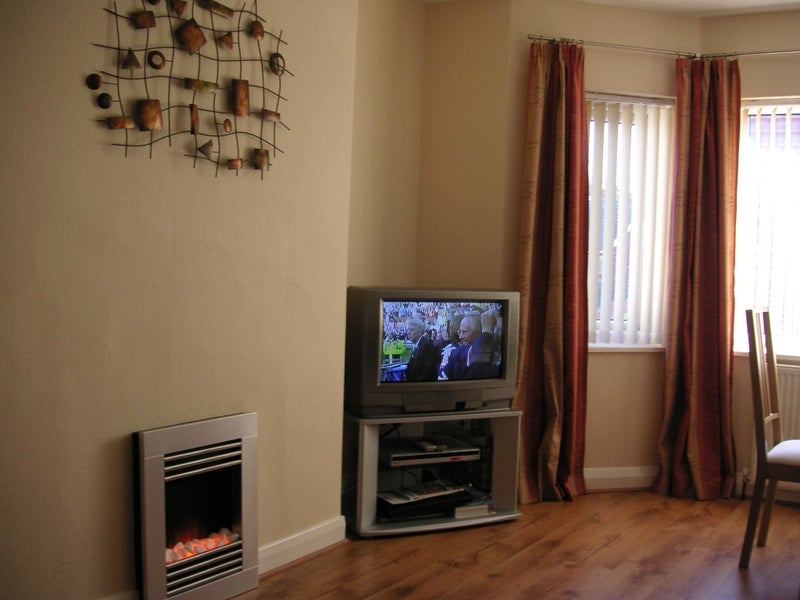 Room King Edward Avenue in Leeds