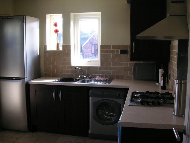 Room King Edward Avenue in Leeds