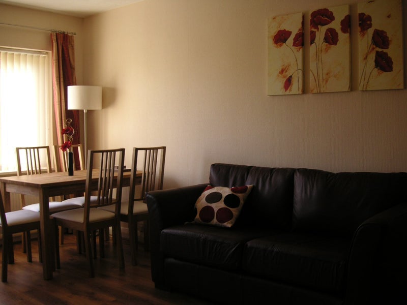 Room King Edward Avenue in Leeds