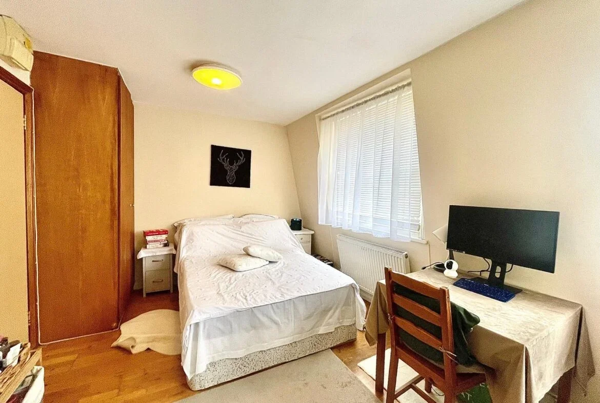 Flat Inverness Terrace in City of Westminster