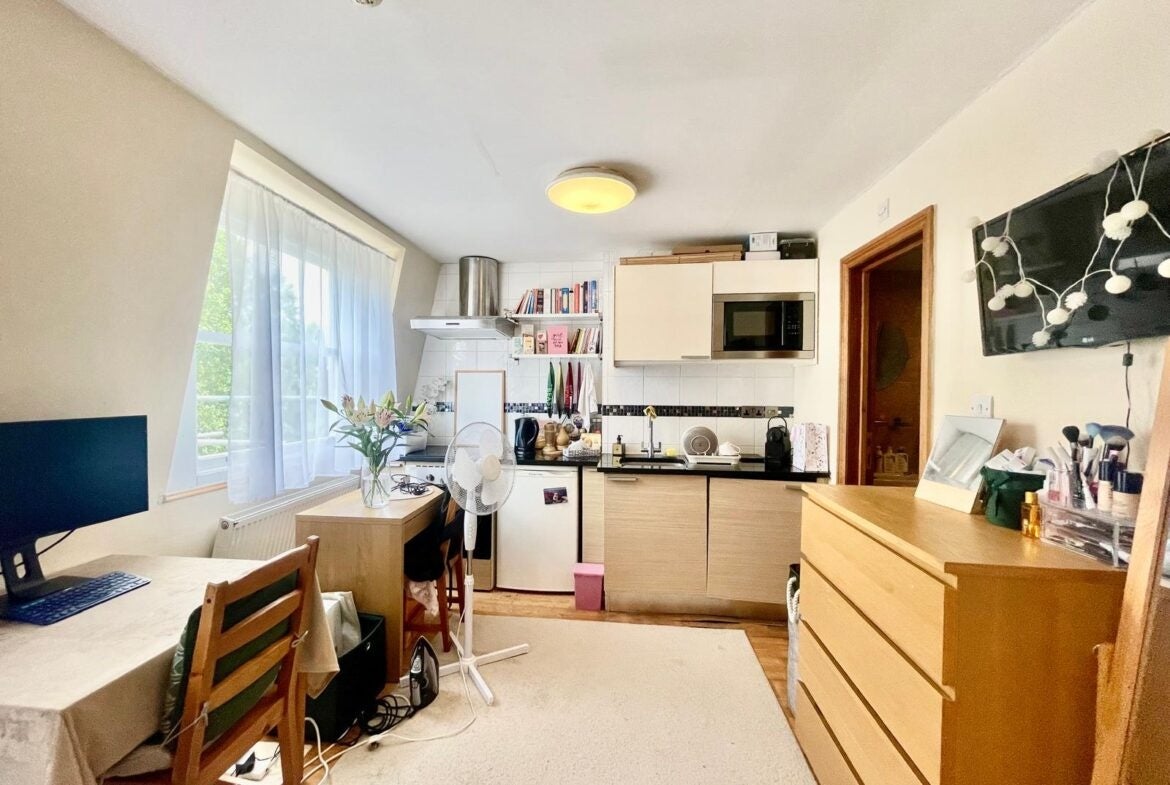 Flat Inverness Terrace in City of Westminster