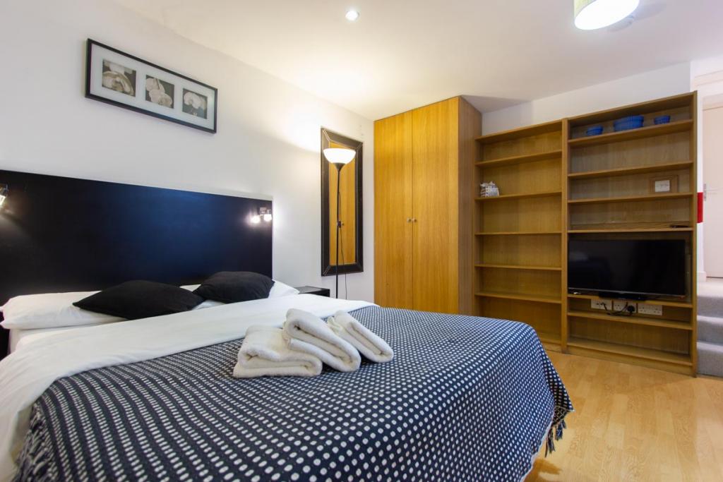 Flat Euston Road in Greater London