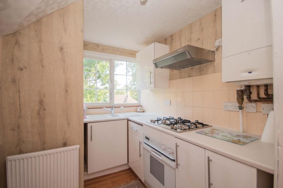 Flat Royston Grove in Greater London