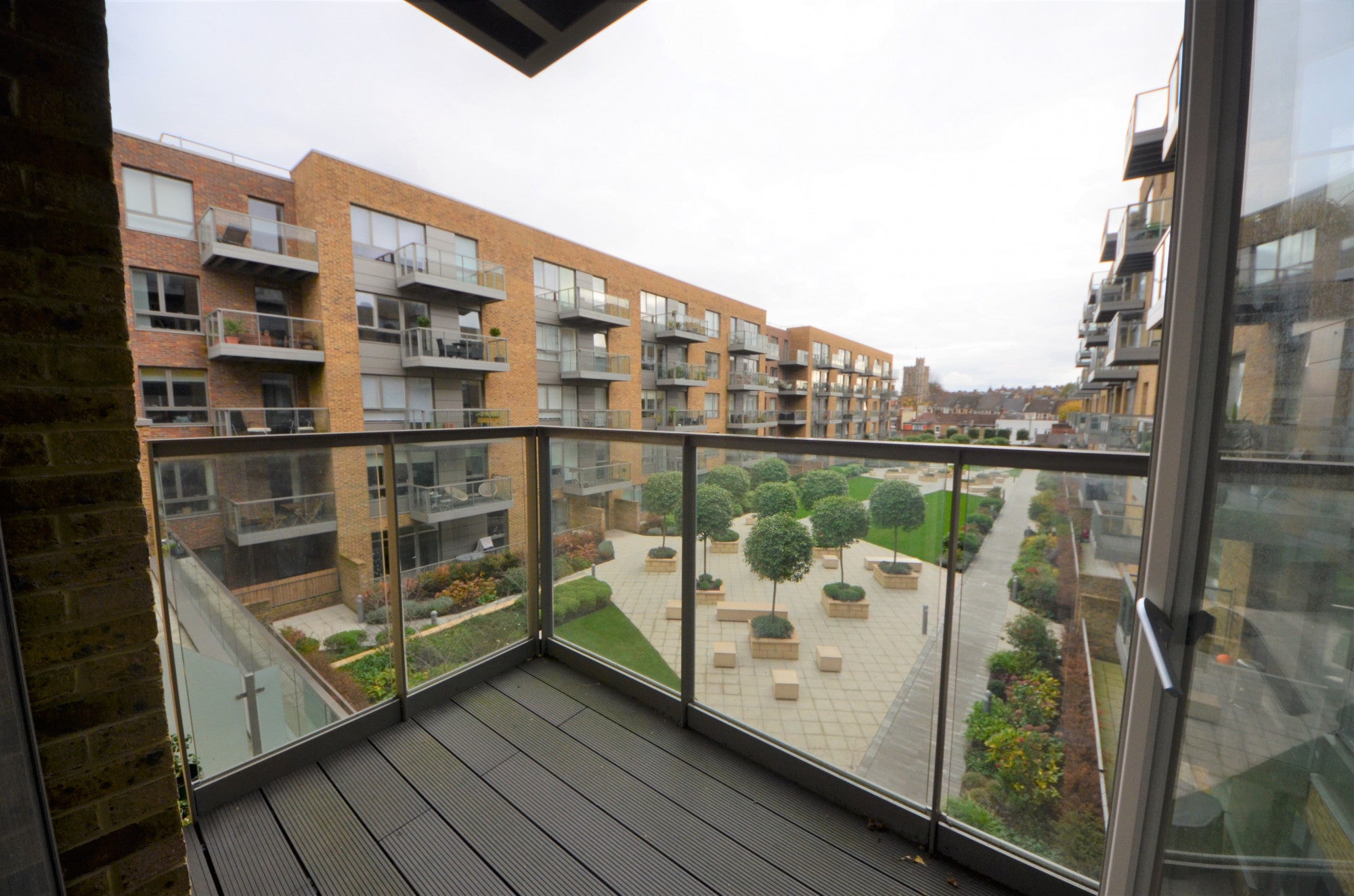 Flat Temple Road in Greater London