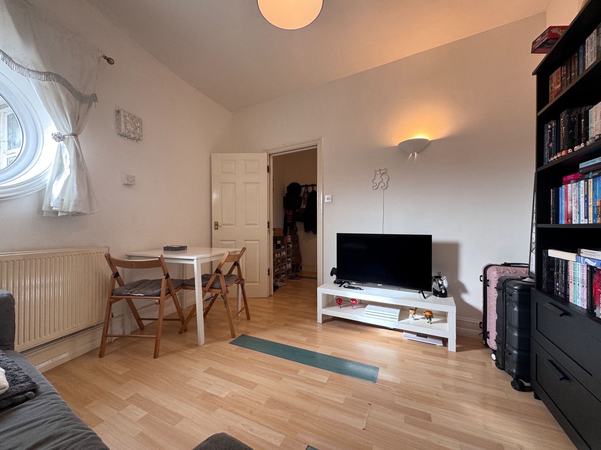 Flat Cricklewood Broadway in Greater London