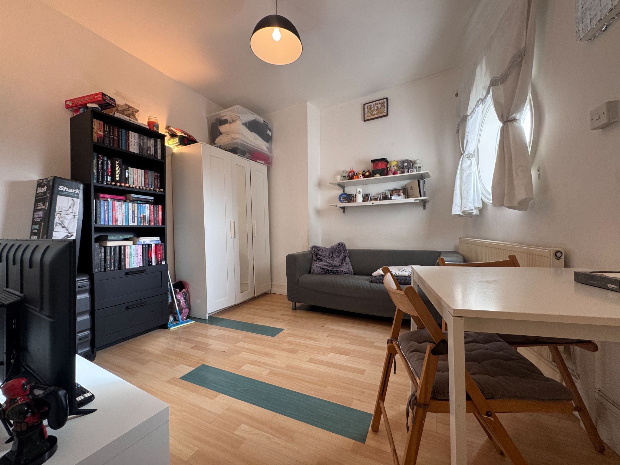 Flat Cricklewood Broadway in Greater London