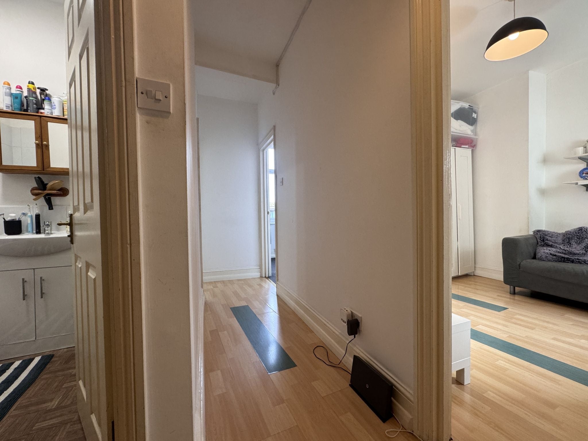 Flat Cricklewood Broadway in Greater London