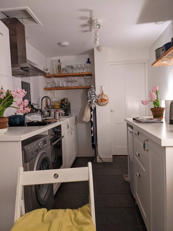 Room Brook Avenue in Manchester
