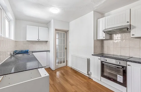 Flat Algernon Road in Greater London
