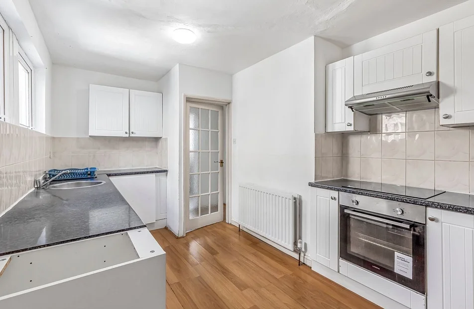 Flat Algernon Road in Greater London
