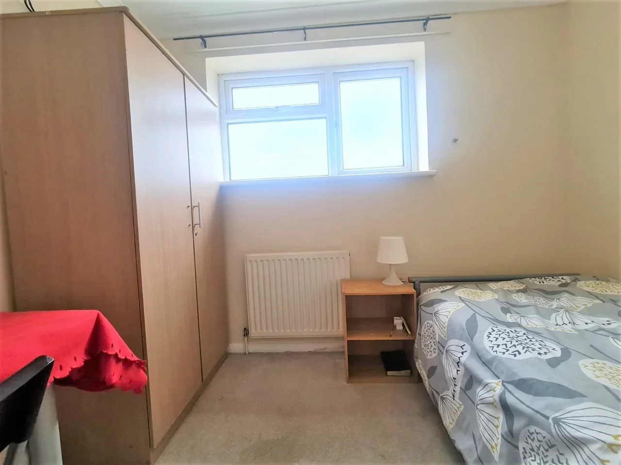 Room Fairfield Road in Greater London