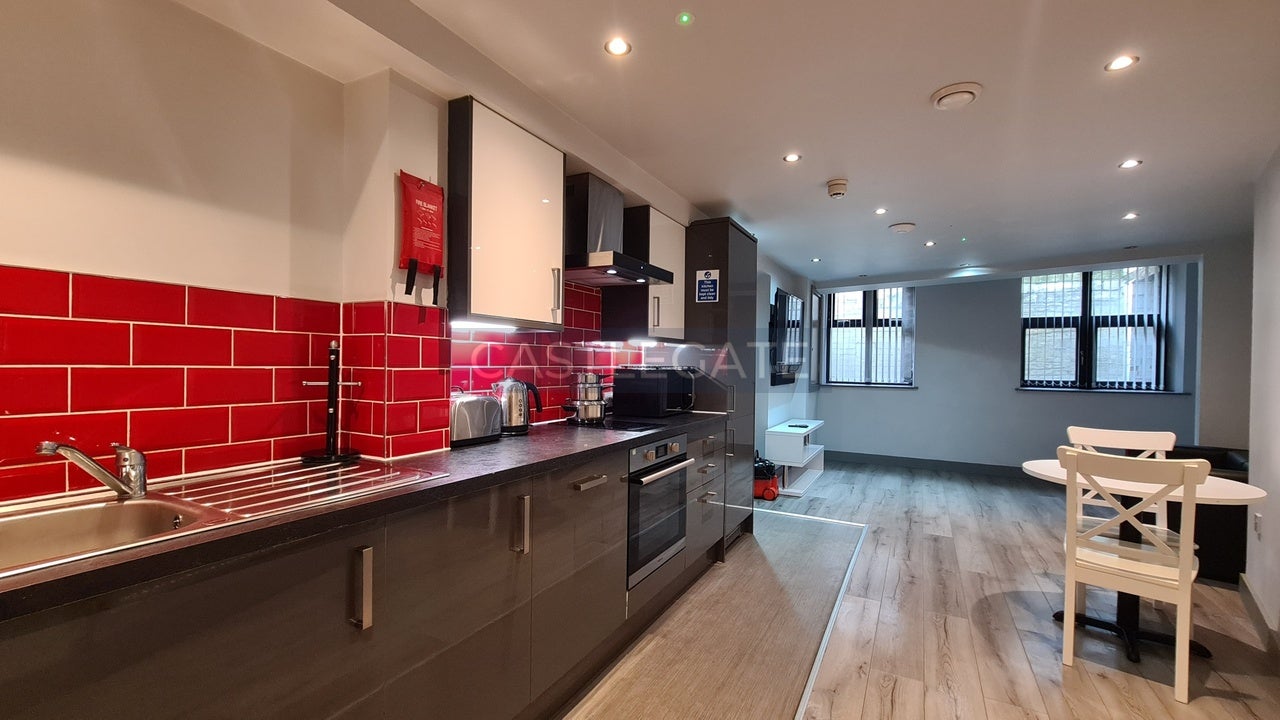 Flat Dundas Street in Kirklees