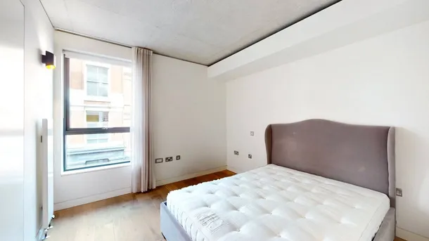 Flat Mallow Street in Greater London