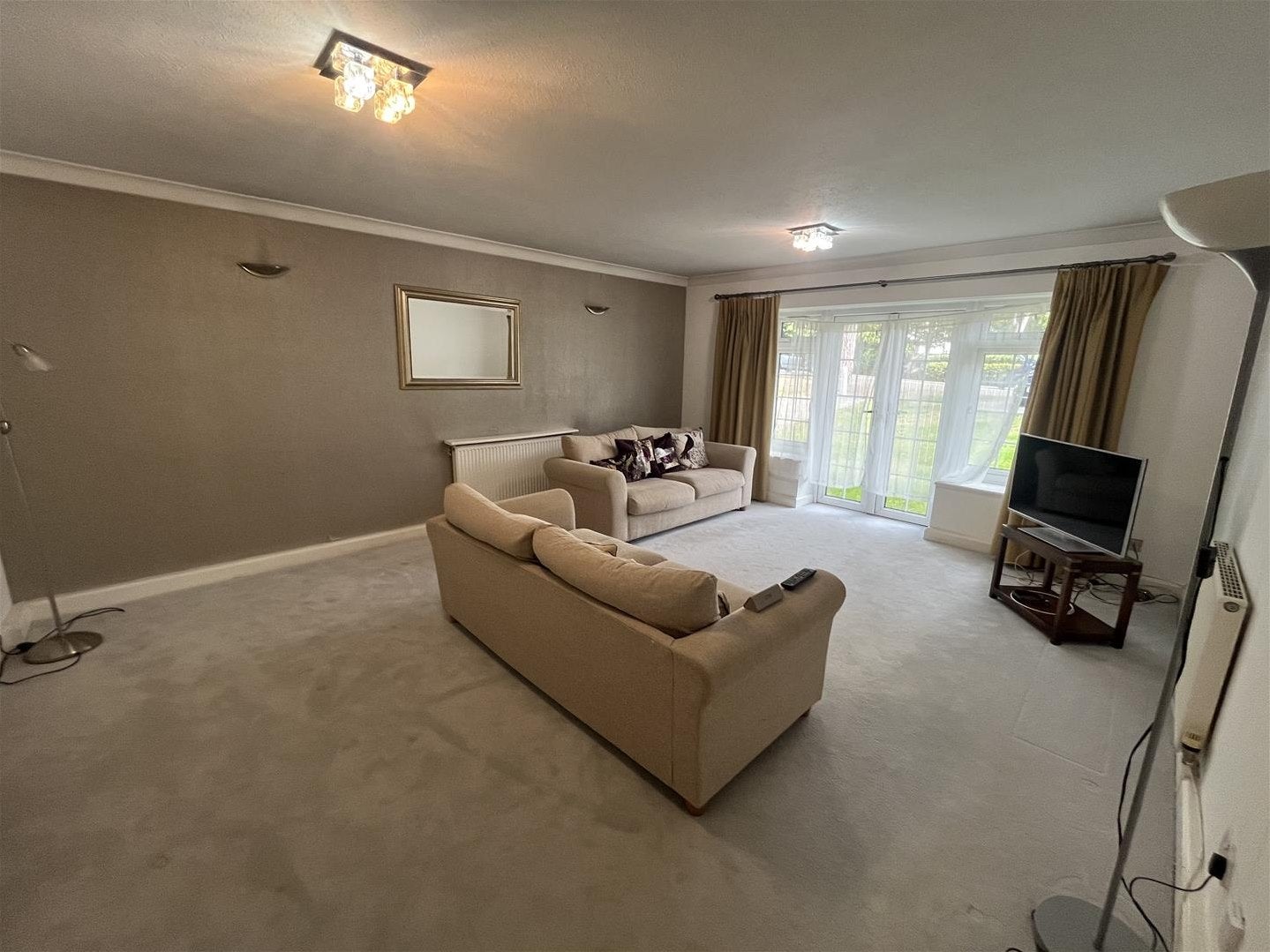 Flat Myrtleside Close in Greater London