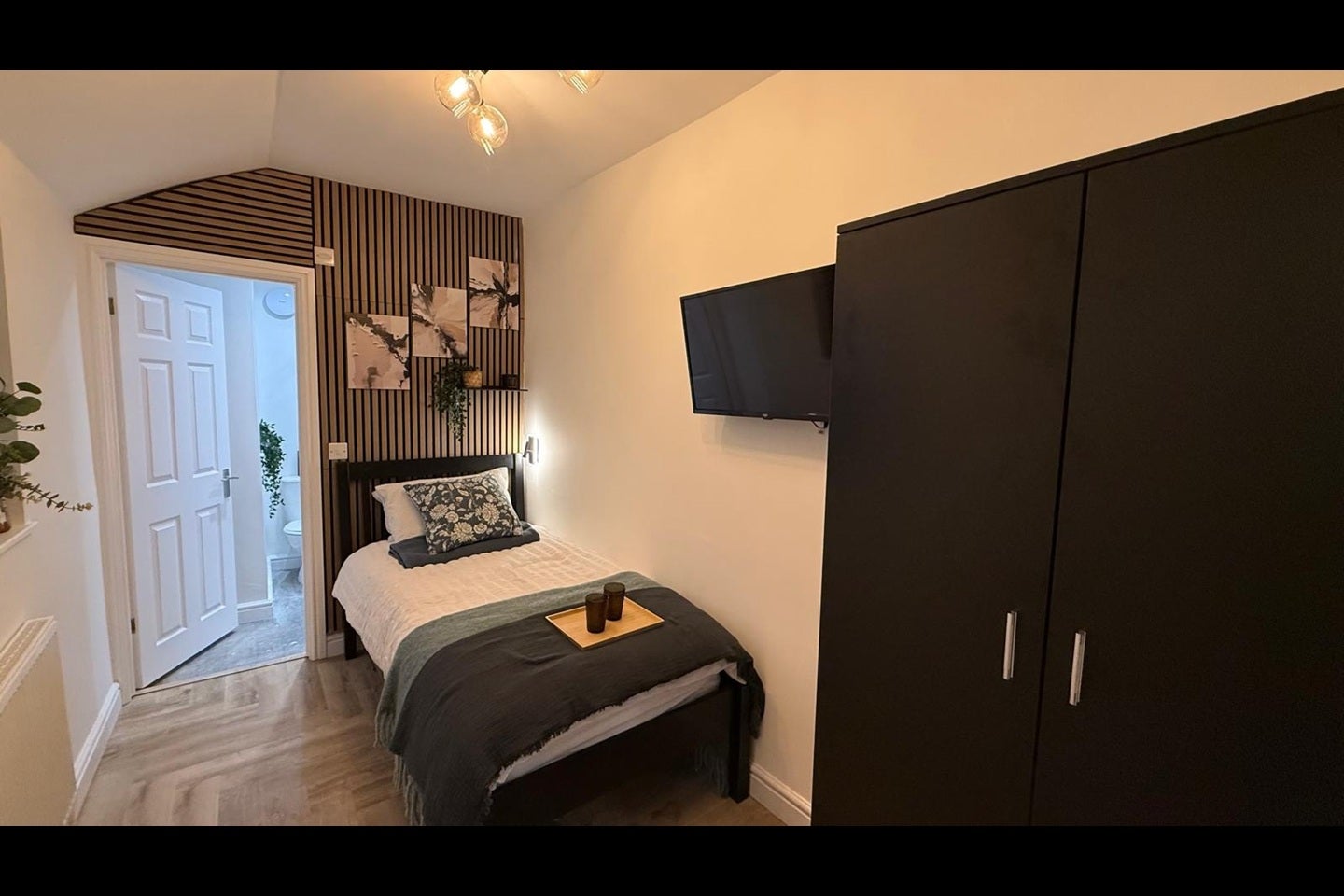 Room Trinity Lane in Hinckley and Bosworth
