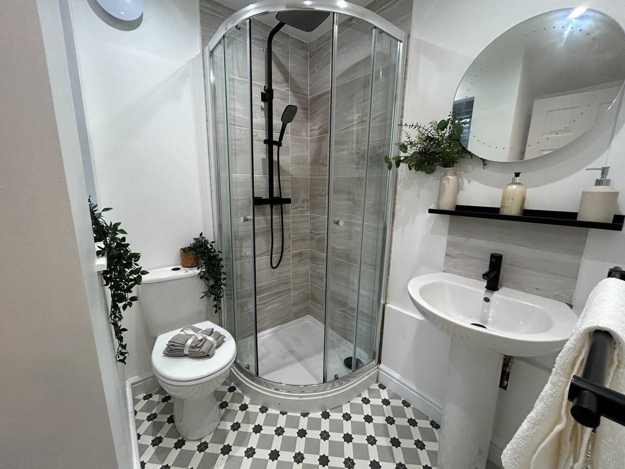 Room Trinity Lane in Hinckley and Bosworth